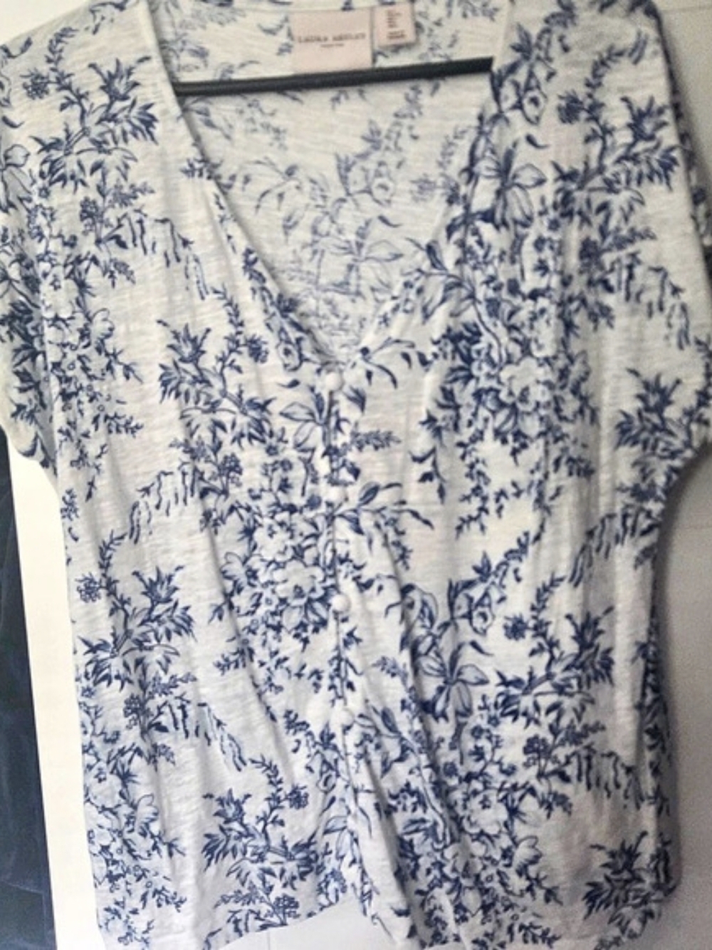 Laura Ashley Floral Short Sleeve Top in White & Blue Size Large